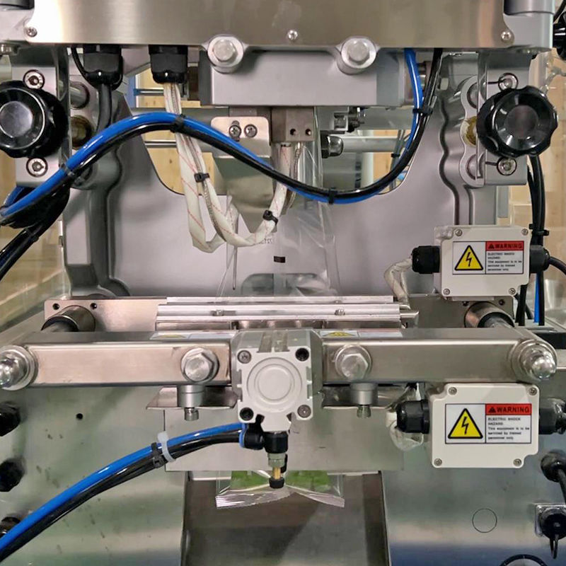 Автоматическая картофельная чипсы многоголовая весовщик система взвешивания креветки французская упаковочная машина пушистый пищевой гранул упаковочная машина